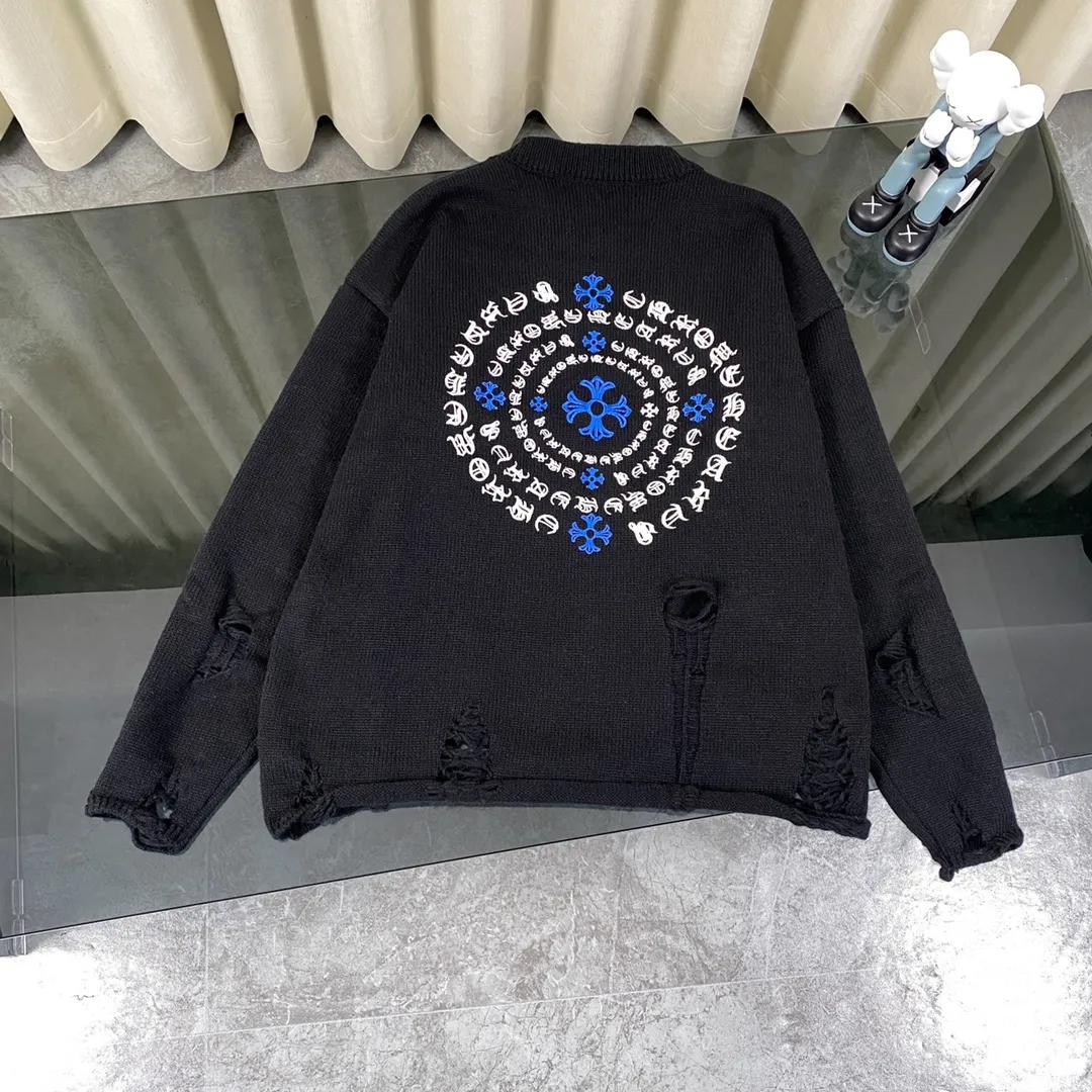 P240 Chrome Hearts CH Chrome Hearts Embroidered Disk Sanskrit Cross Hole Knitted Sweater Pullover. It’s a very popular style. It’s the same style for men and women. It’s matched with black and white. It looks great in real life. It looks good on the upper body. It looks good in daily wear. It’s even better when taking photos. It’s hard not to buy it. Buy it for me!!! Believe me, no one can refuse such a machine-length Chrome Hearts jacket. The version has been expanded based on the old version. The upper body is loose and stylish, and the hem is expanded to a casual design. Fat people look extremely slim, thin people have limited height and high-end. Ten thousand yuan ZP printing, 1:1 perfect restoration, looks good when worn alone or stacked, can be easily controlled by both men and women. If you care more about quality, you must also respect the price. It is completely different from the thin see-through bottoms and junk products on the market that pill when worn. If the style makes you shine at a glance, then quality is what you should pay more attention to. Compared with price, we focus on quality. Customers who have received my products all know it. ️️️ Sweaters on the market are generally made of bract core yarn. We use modal. The advantages over core-spun yarn are very intuitive: high cost, high price, high density, relatively expensive for developers, and let us make a lot less money. In addition, it is delicate, has no scum on the upper body, resists pilling, and is high-end. We are conscientious sellers and do not use core-spun yarn. Apart from being cheap, core-spun yarn is really useless. It shrinks, pills, hooks, and makes people pierced. He is proficient in everything. It is 2024. Who doesn’t want to look decent when they go out? Quality determines the upper body effect. No matter how bad the quality, the best style is still the temperament of the urban-rural fringe. We only do long-term business. Quality determines character. Take it back and wear it with confidence and wash it. The quality of the pattern will definitely make your eyes shine. We only make the right version of high quality. We make high-end hard goods. Reject junk goods and reject fast food. Conscientious quality and conscientious price. You deserve it!  Color: Black Beige Gray Size: S M L